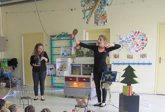 à l' Ecole de Chatillon-en-dunois (28)