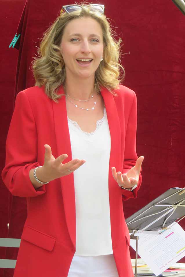 au Place de la Mairie de Courville-sur-Eure (28)