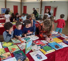 à la Salle des Fêtes de Hanches (28130)