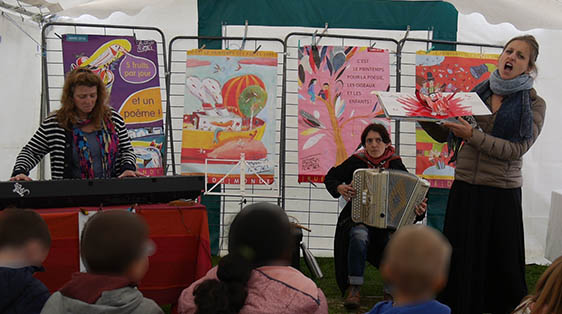 à la Salle des Fêtes de Saint Piat (28)