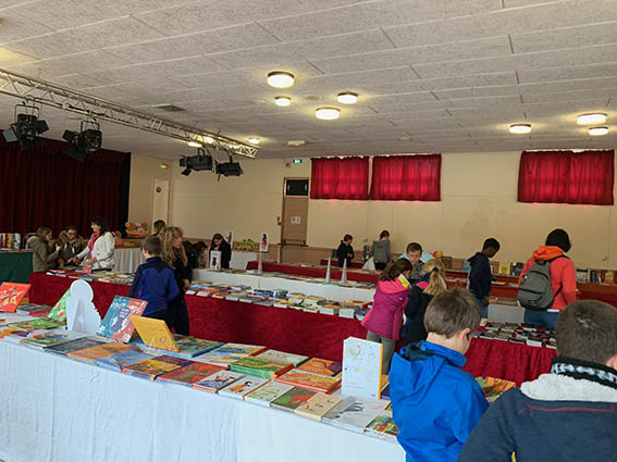 à la salle des Fêtes de Saint Piat (28130)