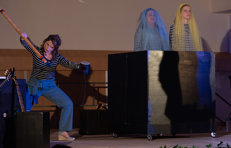 à la Salle des Oseraies de Gallardon (28)